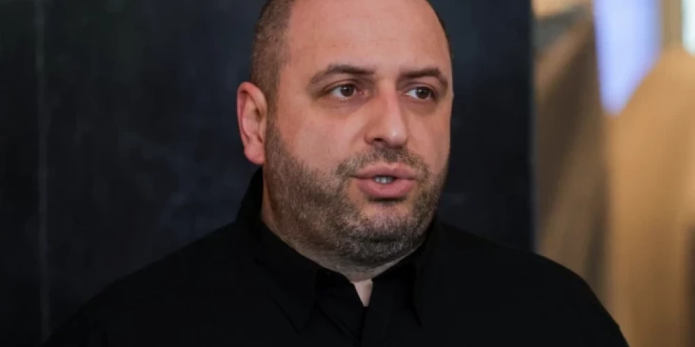 Ukrainas līdzšinējais aizsardzības ministrs Rustems Umerovs iecelts par Nacionālās drošības un aizsardzības padomes sekretāru.