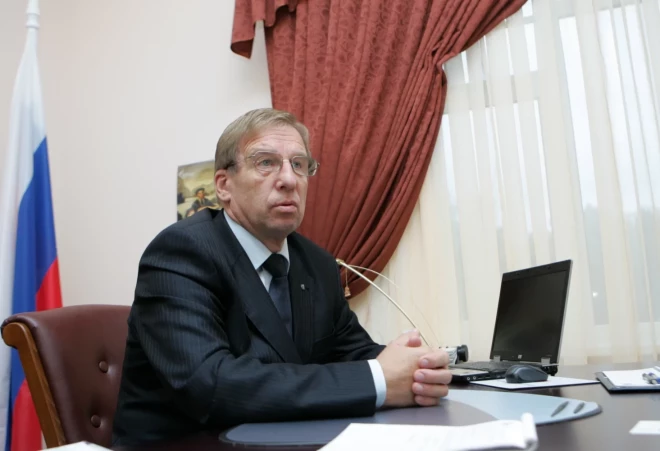 Несколько лет в одном из самых респектабельных домов Межапарка фактически хозяйничал бывший сотрудник КГБ, руководитель представительства «Газпрома» в странах Балтии Евгений Ролдугин.