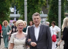 FOTO: Jūrmalas festivāla Gala koncerts pulcē opermūzikas cienītājus un izsmalcinātu publiku