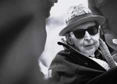 102 gadu vecumā miris Otrā pasaules kara veterāns un TikTok zvaigzne “Papa Jake”