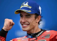 Seškārtējais pasaules čempions Marks Markess Čehijas "MotoGP" izcīna piekto panākumu pēc kārtas