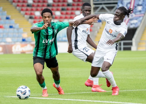 "Daugavpils" mērojas spēkiem ar "Audu" (foto: Kristians Putniņš)