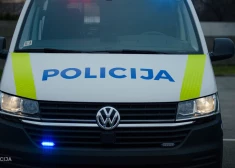 Ķengaragā sabiedriskā transporta pieturā nāvējoši sabraukts gājējs
