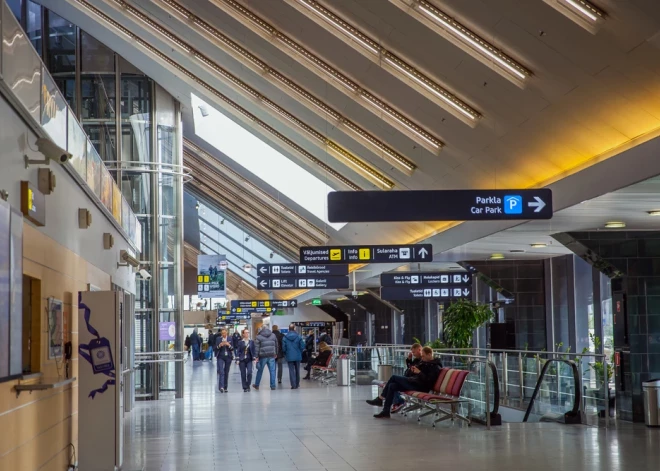 "Вокруг сотни людей, дети плачут, по полу течет кровь": пассажирку шокировало увиденное в аэропорту Таллина