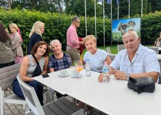 Pasaulslavenā akordeoniste Ksenija Sidorova-Arizaga izbauda vasaru ar tuviniekiem dzimtenē