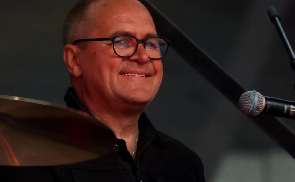 Guntara Rača "neatzītais dēls" tiesas ceļā pieprasa mūziķim veikt DNS analīzes