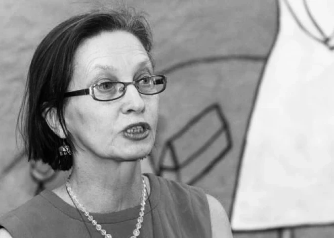 Aizsaulē devusies ievērojamā māksliniece Aija Zariņa