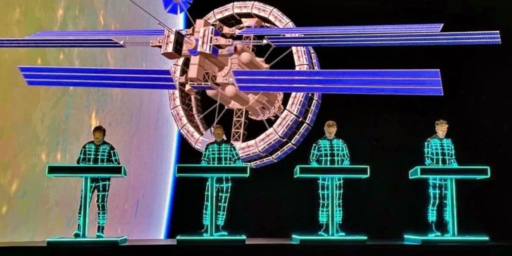 "Kraftwerk" ir 60. gadu nogalē izveidots muzikāls kvartets, kura galvenais radošais spēks ir Diseldorfas konservatorijas absolventi Ralfs Hiters un Florians Šneiders.