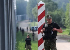 Vācija slavē, kā Polija aizsargā savu austrumu robežu no kaimiņu iesūtītajiem migrantu pūļiem