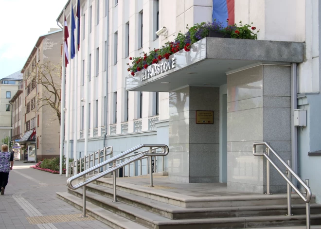 Jaunajam Jelgavas mēram uz laiku būs divi padomnieki