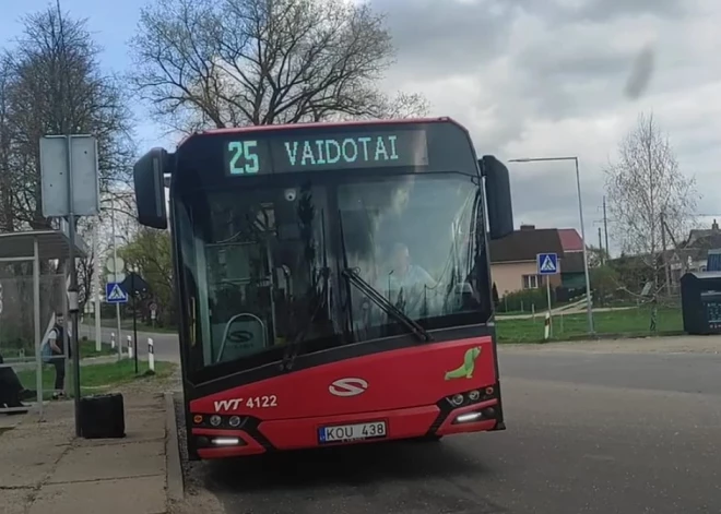 Viļņas autobusu parkā apšaudīti 25 autobusi