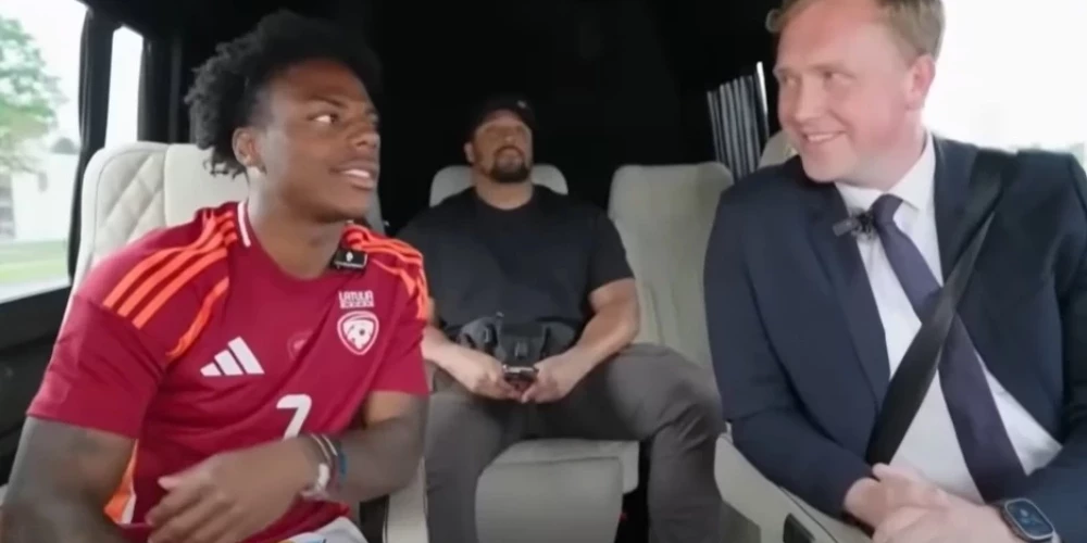 Interneta personības "IShowSpeed" (Darrens Džeisons Votkinss) sagaidīšana Uzvaras parkā.