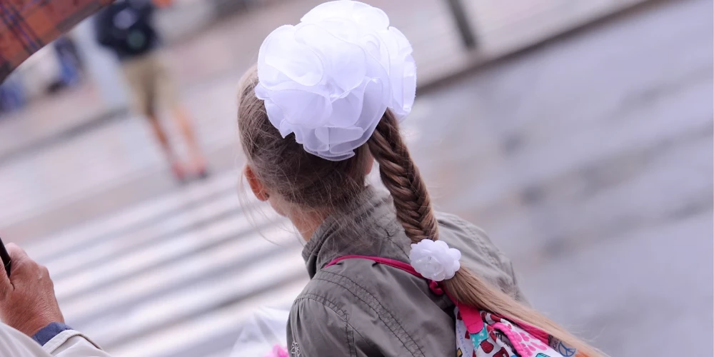 Lai gan Latvijā netrūkst spējīgu un motivētu pedagogu, daudzi no viņiem nevēlas uzņemties direktora pienākumus. Viens no galvenajiem iemesliem – bažas par izdegšanu, birokrātijas slogu un atbalsta trūkumu.
