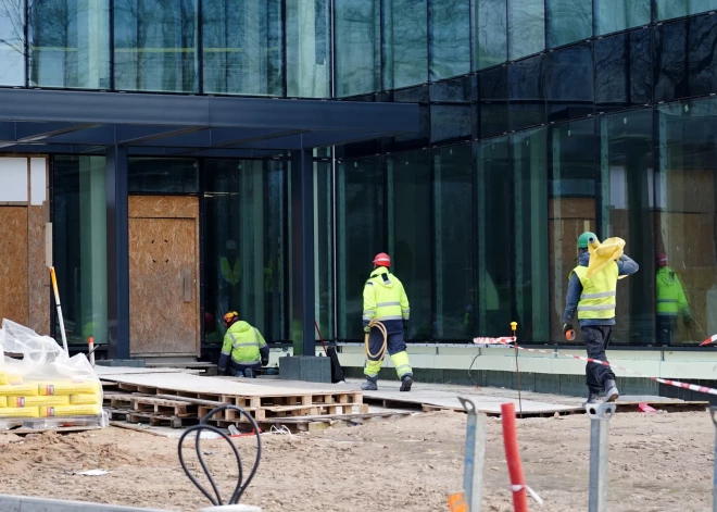Valdība atbalsta 68,3 miljonu eiro pārdali Stradiņa un Austrumu slimnīcu projektiem