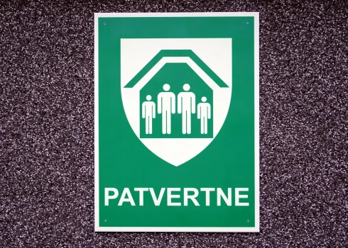 Prasība būvēt patvertnes attieksies tikai uz likumā norādīto jaunu ēku būvniecību, un tā stāsies spēkā 01.01.2027.