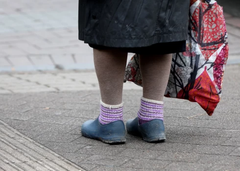 Krievijas pensionāru pabalstiem Rīgā varētu būt izlietoti ap 30 000 eiro mēnesī, liecina aģentūras LETA aprēķini pēc Rīgas domes sniegtās informācijas.