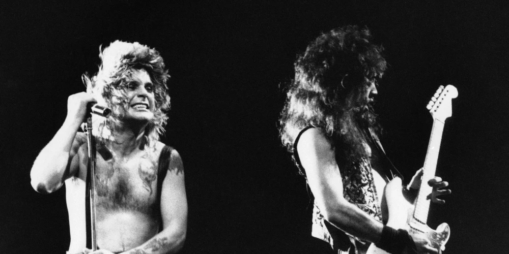 Ozijs Osborns (pa kreisi) uzstājas 1985. gada 17. janvārī mūzikas festivālā “Rock in Rio” Riodežaneiro, Brazīlijā.