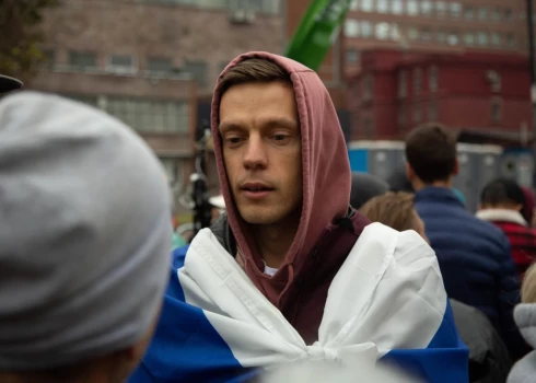 Юрий Дудь на акции протеста в Москве.