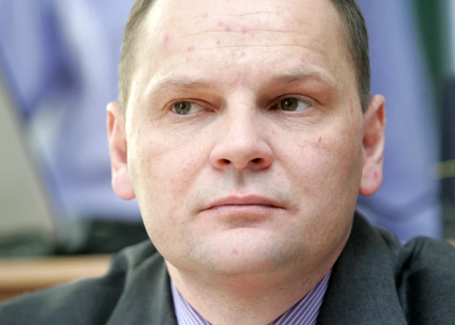 No Latvijas tiesas uz Krieviju aizbēgušais bijušais Rīgas domnieks Pankratovs Olaines pagastā mēģina pārdot māju