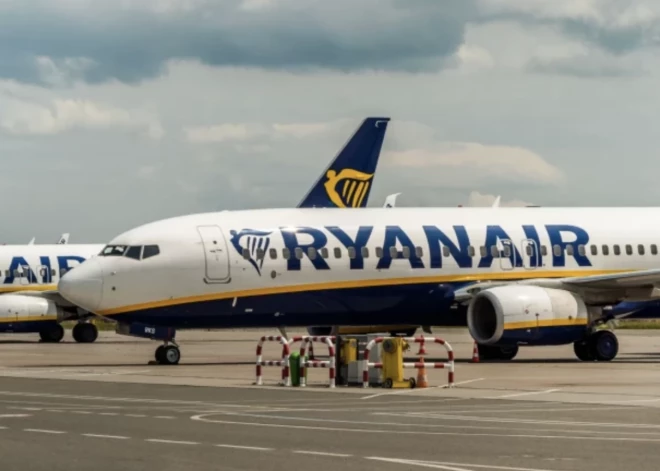 "Ryanair" apstiprina, ka maksā darbiniekiem prēmijas par "nepareizas" bagāžas konstatēšanu pasažieriem
