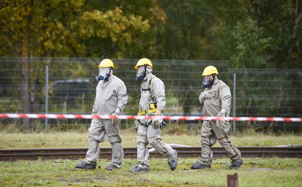 Īstu ugunsgrēku dēļ atceltas Bolderājā trešdien plānotās civilās aizsardzības mācības