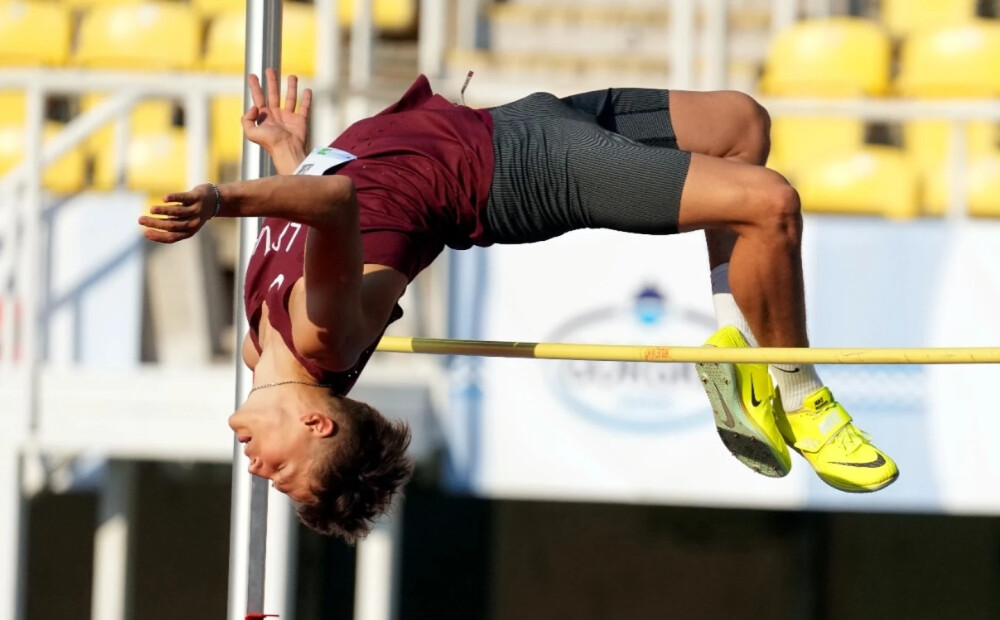 VIDEO: Augstlēcējs Daniels Ģiedris ar personīgo rekordu izcīna Latvijai pirmo medaļu EYOF