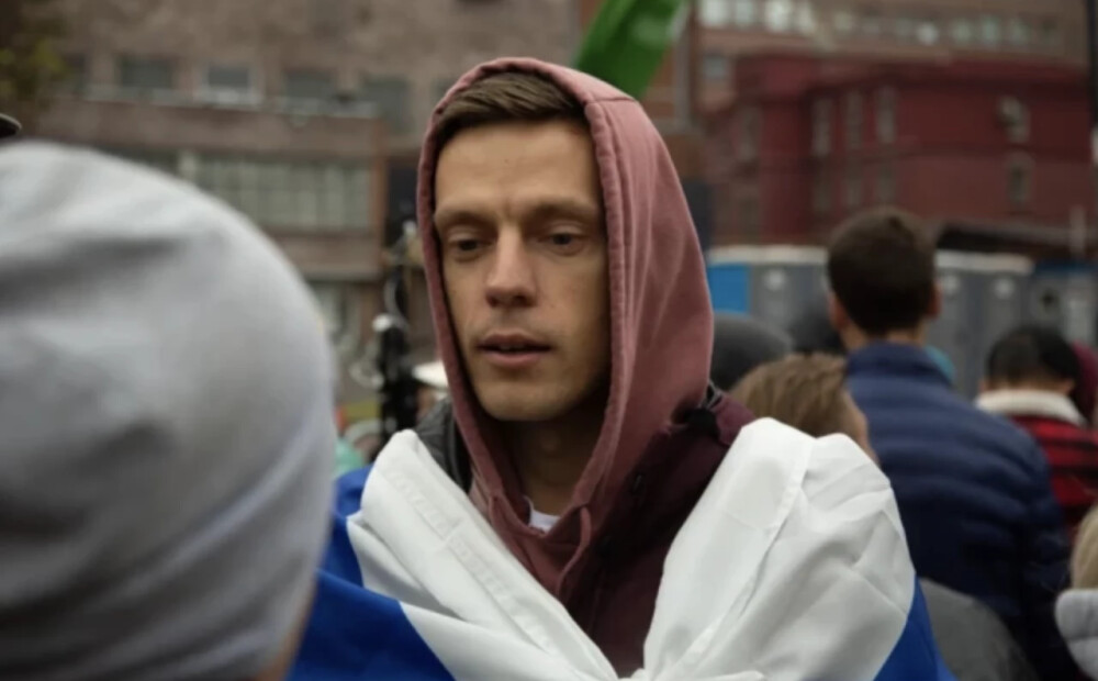 Maskavā aizmuguriski arestēts slavenais video blogeris Jurijs Dudjs. Viņam draud līdz piecu gadu cietumsods