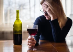 Tas var kļūt riskanti - zodiaka zīmes, kurām labāk izvairīties no alkohola
