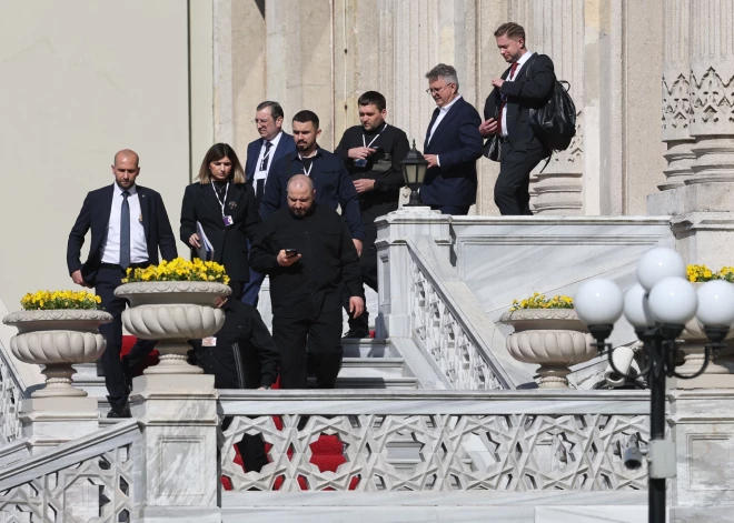 Ukrainas delegācija sarunām ar Krieviju ieradusies Turcijā