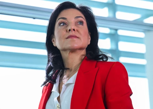 "Mums ir vajadzīgs vairāk militārā aprīkojuma, un tas ir vajadzīgs ātrāk. To var panākt tikai paplašinot ražošanu," sacīja ekonomikas ministre Katrīna Reihe.