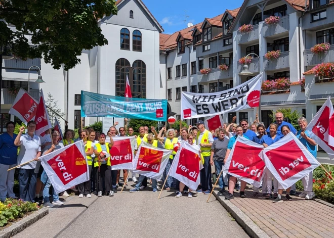 "TikTok" darbinieki Berlīnē streiko: viņus plāno atlaist un aizvietot ar mākslīgo intelektu
