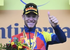 Toma Skujiņa komandas biedrs Džonatans Milans triumfē "Tour de France" 17.posmā