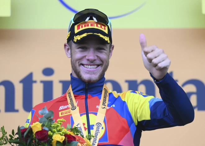 Toma Skujiņa komandas biedrs Džonatans Milans triumfē "Tour de France" 17.posmā