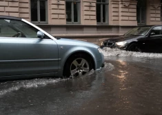 Ceturtdien daudzviet Latvijā līs un dārdēs pērkons