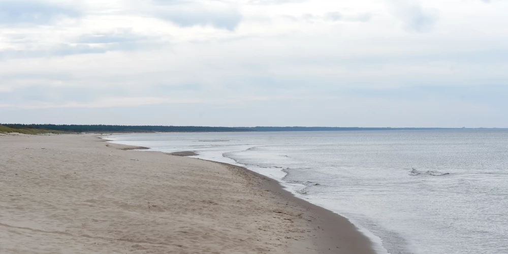 Krasi pazeminājusies ūdens temperatūra Rīgas līča Kurzemes piekrastē. 
