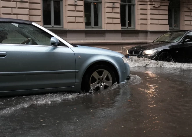 В четверг во многих местах Латвии пройдут дожди и грозы