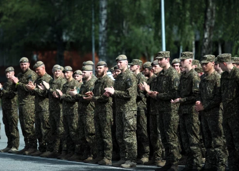 Valsts aizsardzības dienesta pirmā iesaukuma izlaidums Ādažu militārajā bāzē.