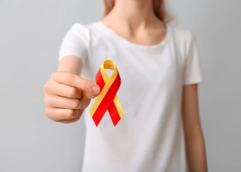 B un C vīrushepatīts ir liela veselības problēma un aknu vēža pamatcēlonis. Latvijā biežāk sastopamie ir B un C hepatīti. Pateicoties vakcinācijai, ar B hepatītu inficēto cilvēku skaits samazinās. Savukārt pret C hepatītu vakcīnas nav, tādēļ svarīgi ir testēties.