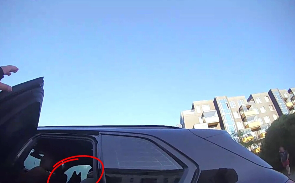 Steiga vai bezatbildīga autovadītāja rīcība? Policija Rīgā ierodas uz izsaukumu un konstatē pārkāpumu, par kuru draud sods līdz 2000 eiro