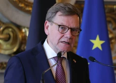 Vācijas ārlietu ministrs sola Ukrainai ieročus Krievijas teritorijas "ietekmēšanai"