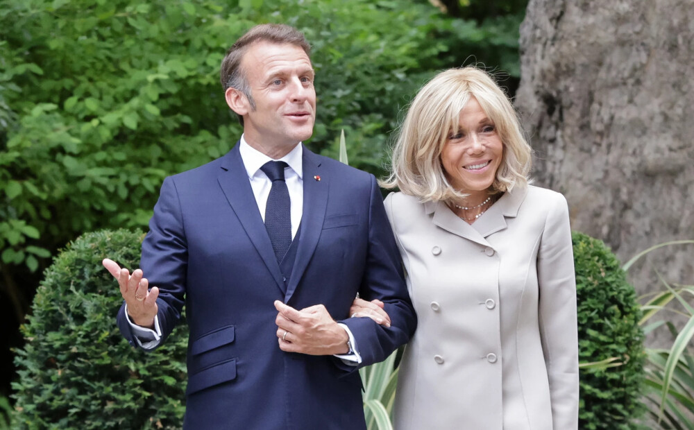 “Bridžita ir vīrietis!” – Makrons ar sievu iesūdz tiesā Ouensu par melu izplatīšanu