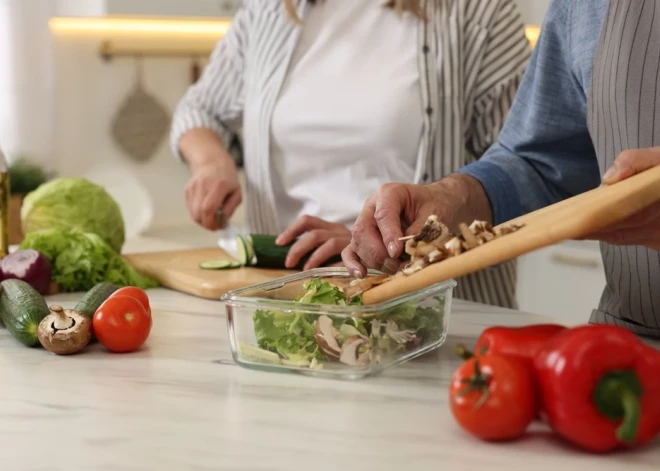 Veselīga ēšana pēc 60: uztura speciālistes padomi