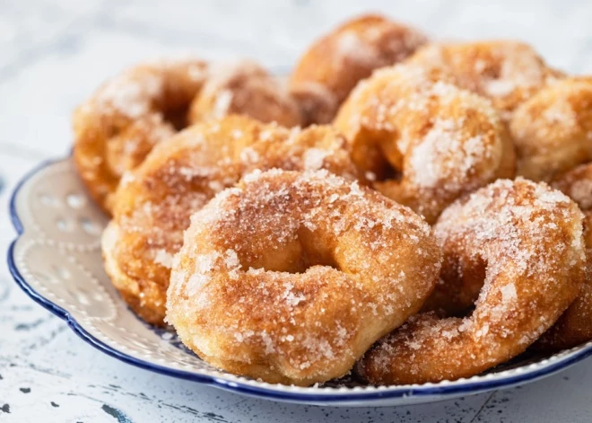Рецепт: мягкие и пышные домашние пончики, как в детстве