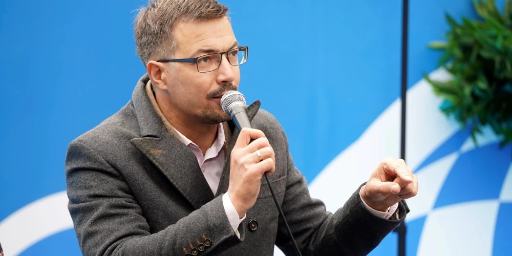 Siguldas Valsts ģimnāzijas direktors Rūdolfs Kalvāns.