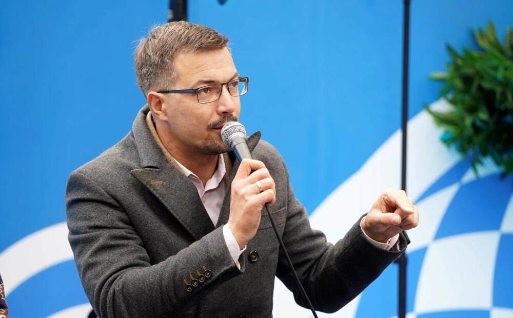 Kalvāns: direktori ir pārāk noslogoti, lai vadītu mācību stundas