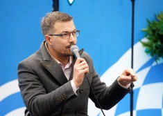 Kalvāns: direktori ir pārāk noslogoti, lai vadītu mācību stundas