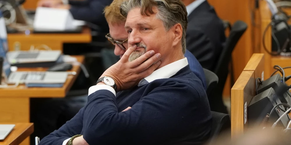 Rīgas domes sēde, kurā notiek domes priekšsēdētāja ievēlēšana.