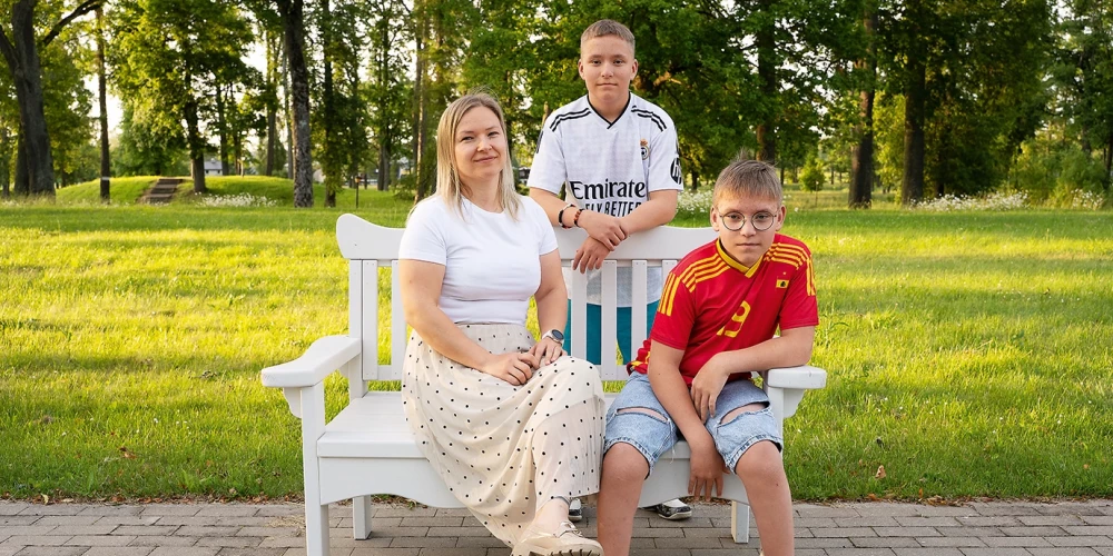 Jana Praškeviča ar dēliem.