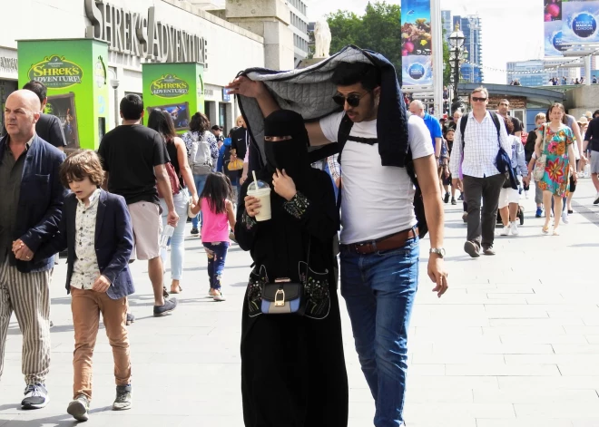 Почти половина жителей Великобритании негативно оценивают влияние мусульманских иммигрантов