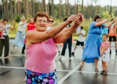 Dubultsvētki Valmierā: pilsētas svētku starts un Vidzemes slimnīcas 50. gadadiena. FOTO